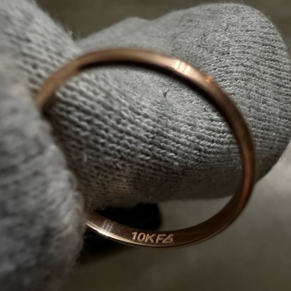 Kay’s rose gold wedding band 2mm